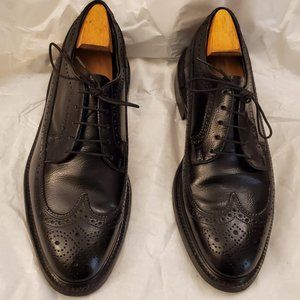 Hanover size 8 black dress shoes worn once
